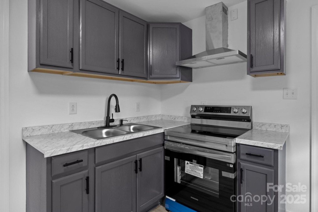 621 Sharpe St Statesville, NC 28677