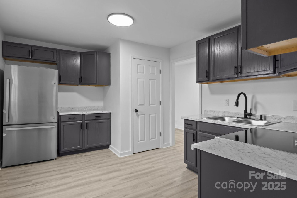 621 Sharpe St Statesville, NC 28677