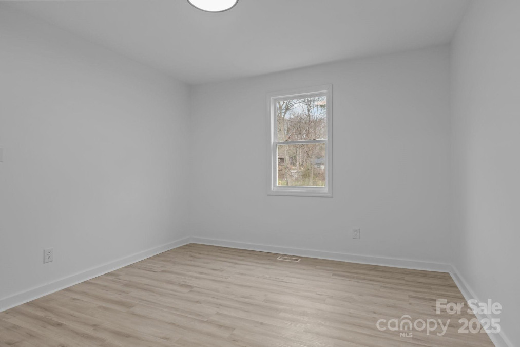 621 Sharpe St Statesville, NC 28677