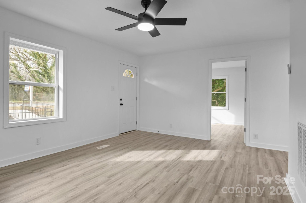 621 Sharpe St Statesville, NC 28677