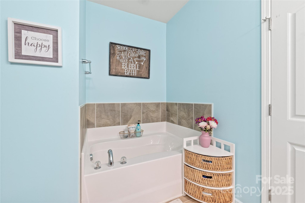 8513 Loxton Cir Charlotte, NC 28214