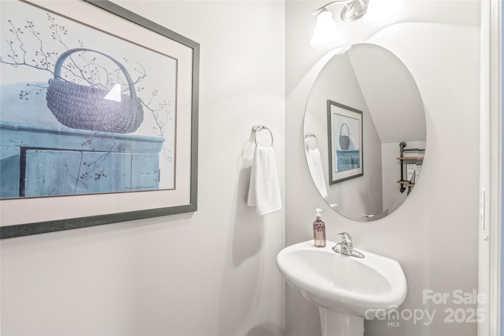 8513 Loxton Cir Charlotte, NC 28214