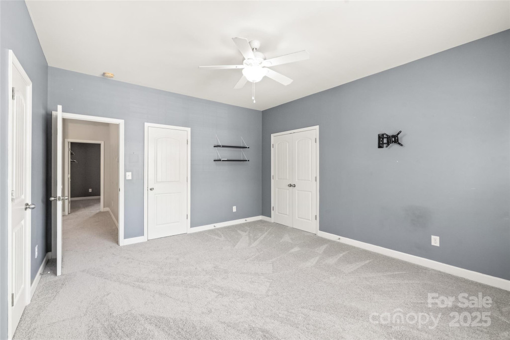 8513 Loxton Cir Charlotte, NC 28214