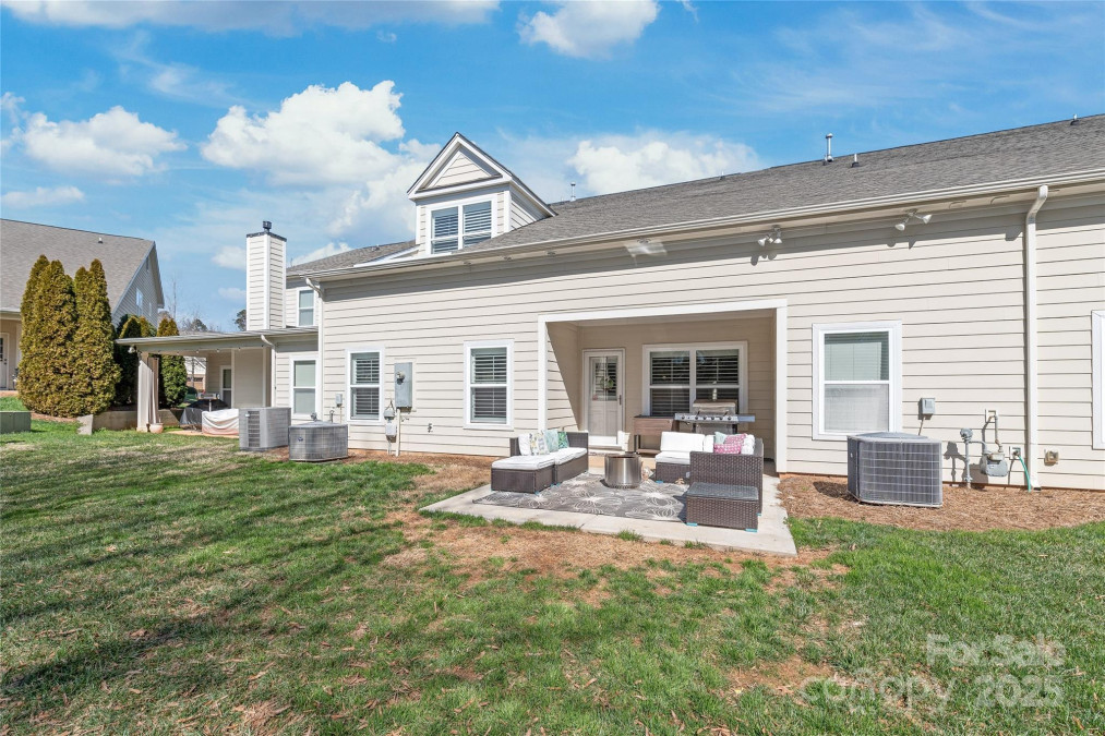 8513 Loxton Cir Charlotte, NC 28214