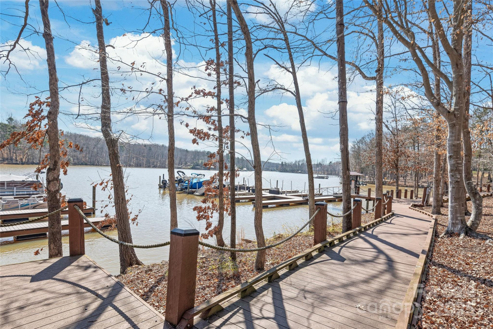 8513 Loxton Cir Charlotte, NC 28214