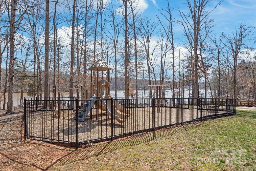 8513 Loxton Cir Charlotte, NC 28214