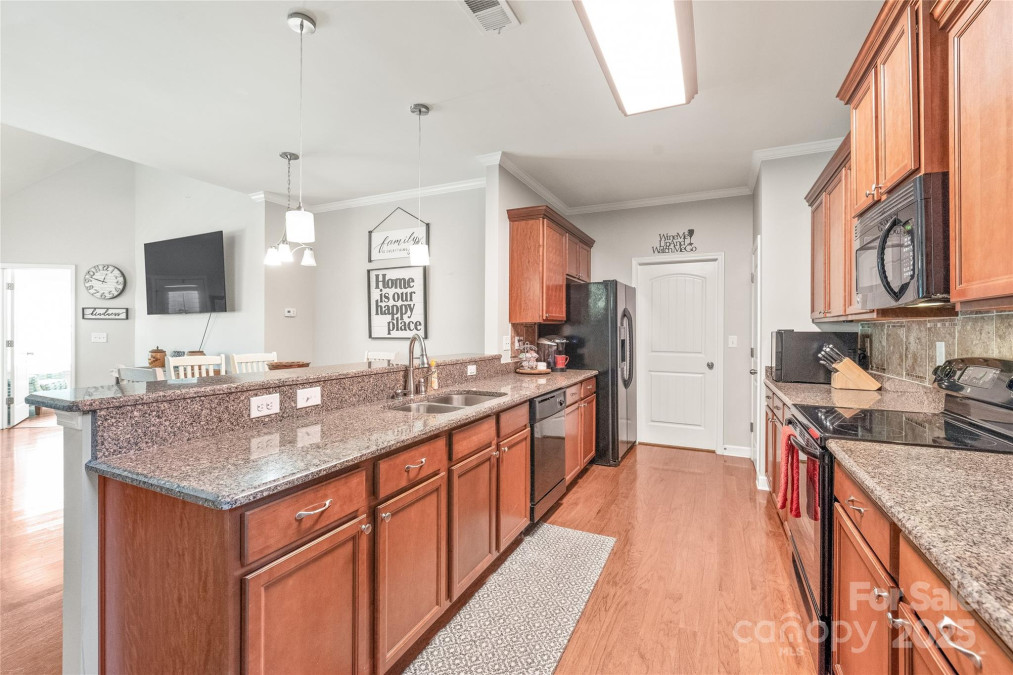 8513 Loxton Cir Charlotte, NC 28214