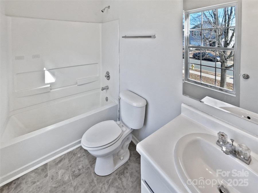 1121 Swearngan Ridge Ct Charlotte, NC 28216