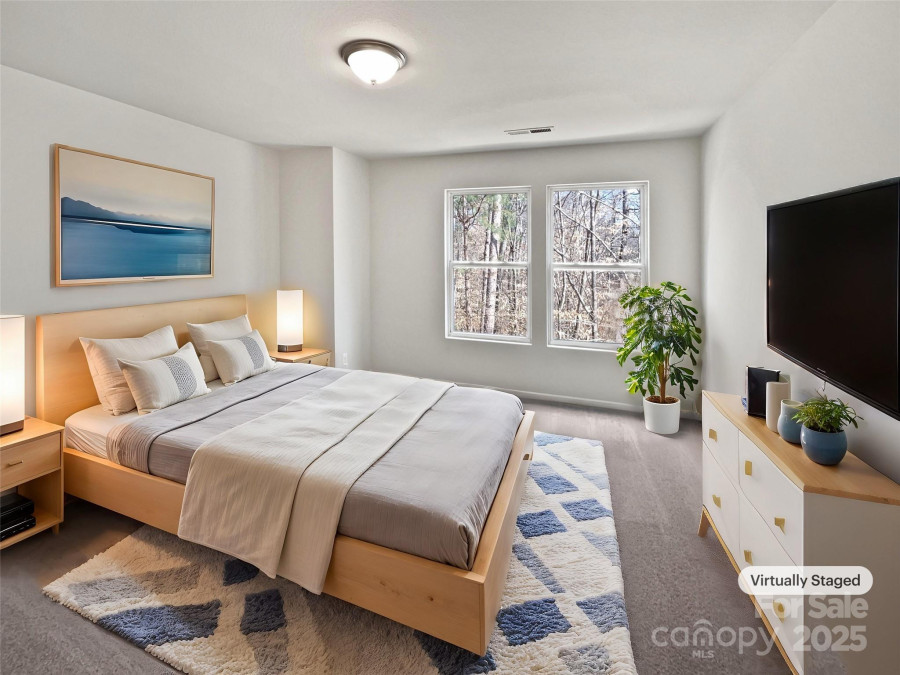 1121 Swearngan Ridge Ct Charlotte, NC 28216