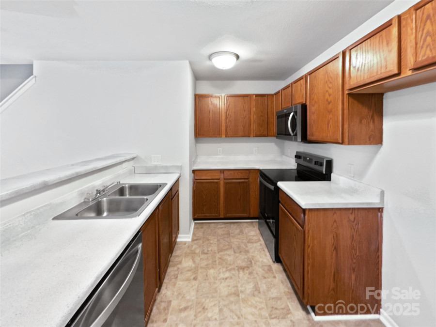 1121 Swearngan Ridge Ct Charlotte, NC 28216