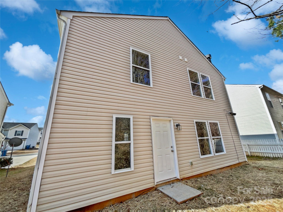 1121 Swearngan Ridge Ct Charlotte, NC 28216