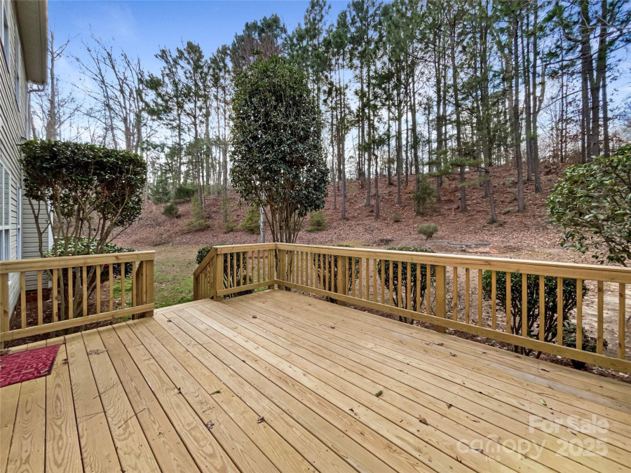 621 Ravenglass Dr Fort Mill, SC 29715