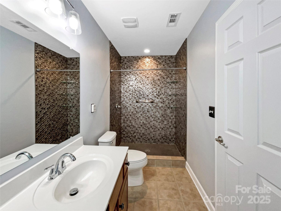 621 Ravenglass Dr Fort Mill, SC 29715