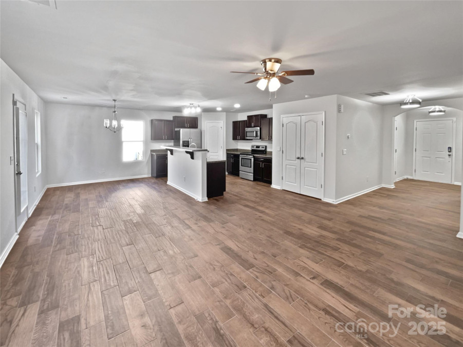 121 Woodbridge Cir Mount Holly, NC 28120