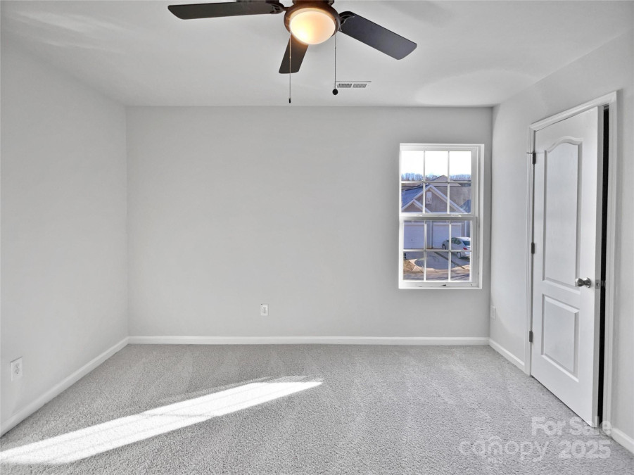 121 Woodbridge Cir Mount Holly, NC 28120