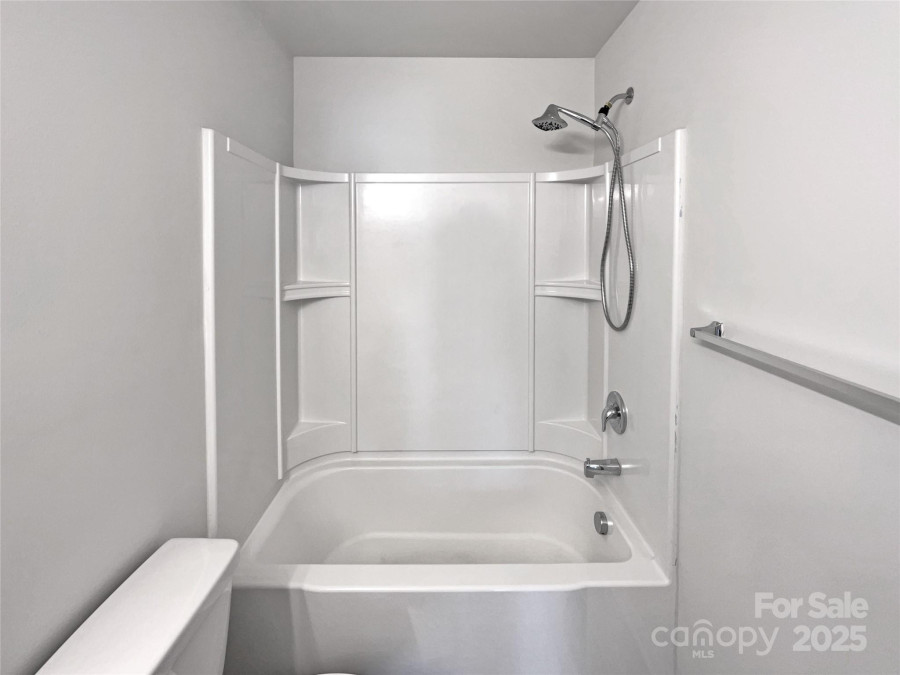 121 Woodbridge Cir Mount Holly, NC 28120