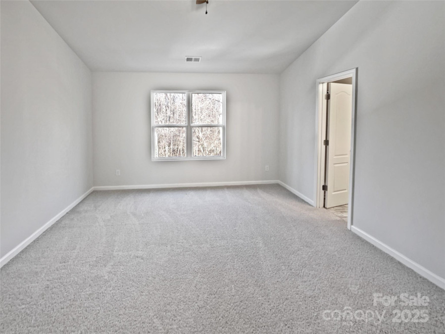 121 Woodbridge Cir Mount Holly, NC 28120