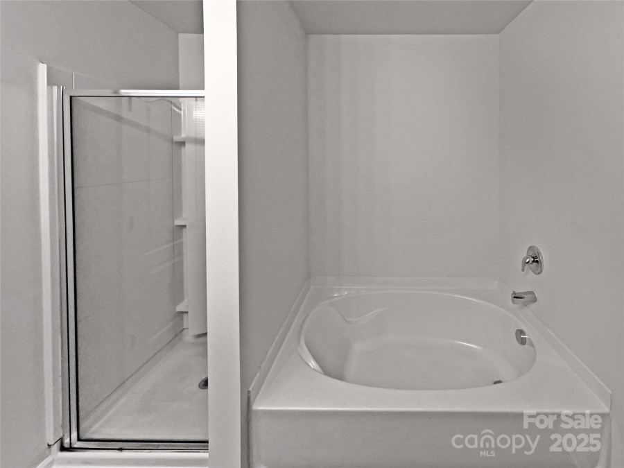 121 Woodbridge Cir Mount Holly, NC 28120