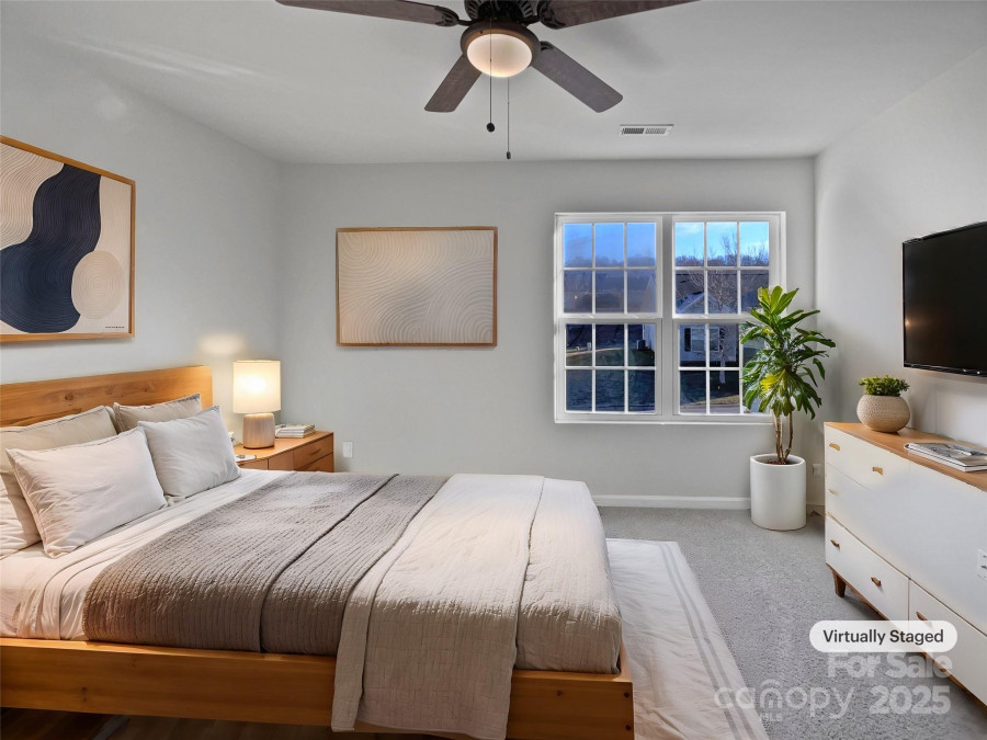 121 Woodbridge Cir Mount Holly, NC 28120
