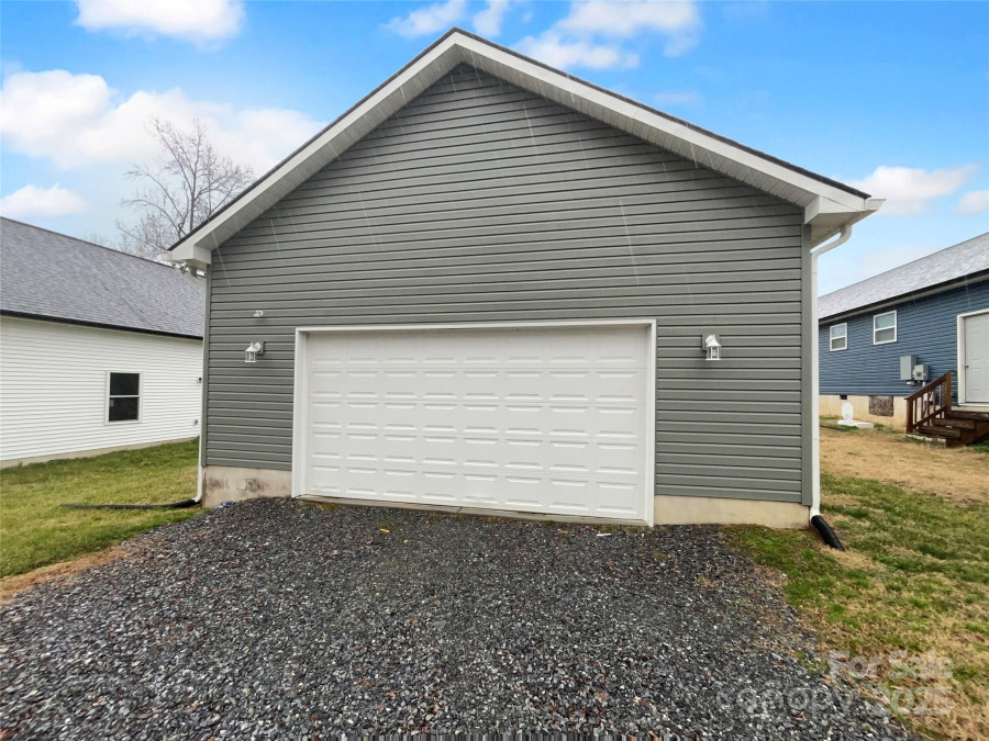 118 Lee Ave Bessemer City, NC 28016