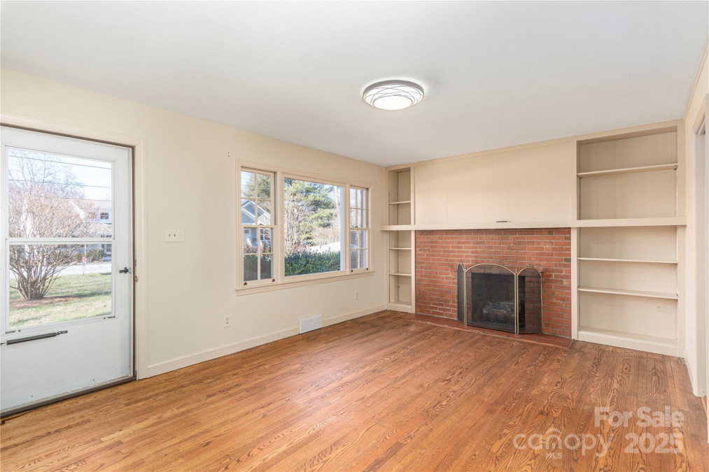 114116 Arco Rd Asheville, NC 28805