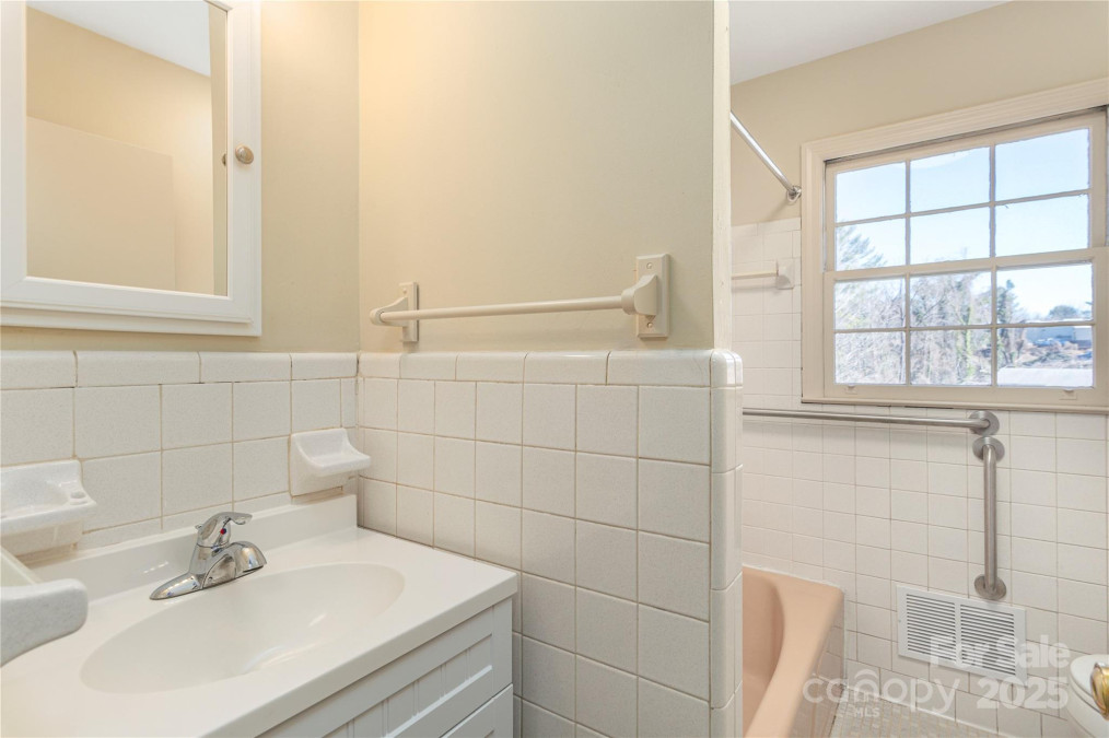 114116 Arco Rd Asheville, NC 28805
