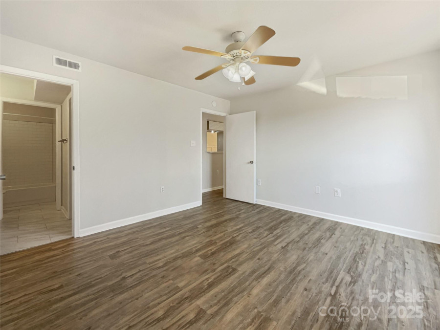 4918 Sardis Rd Charlotte, NC 28270