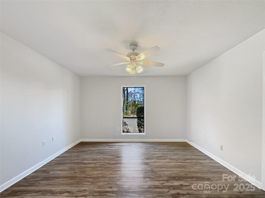 4918 Sardis Rd Charlotte, NC 28270