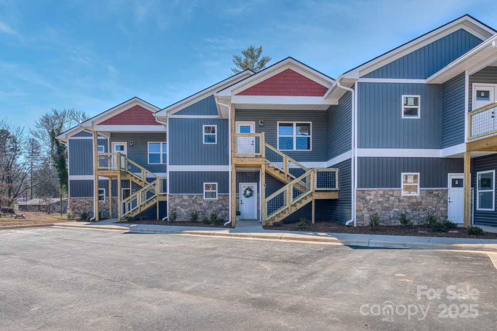143 Carver St Brevard, NC 28712