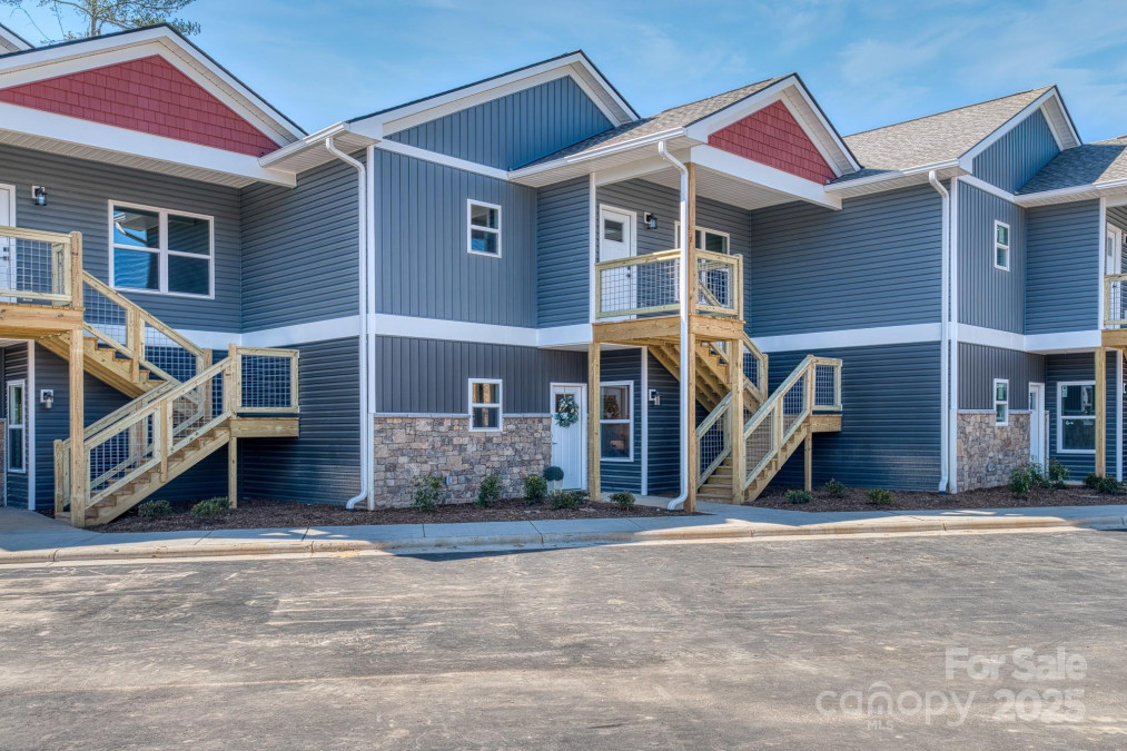 143 Carver St Brevard, NC 28712