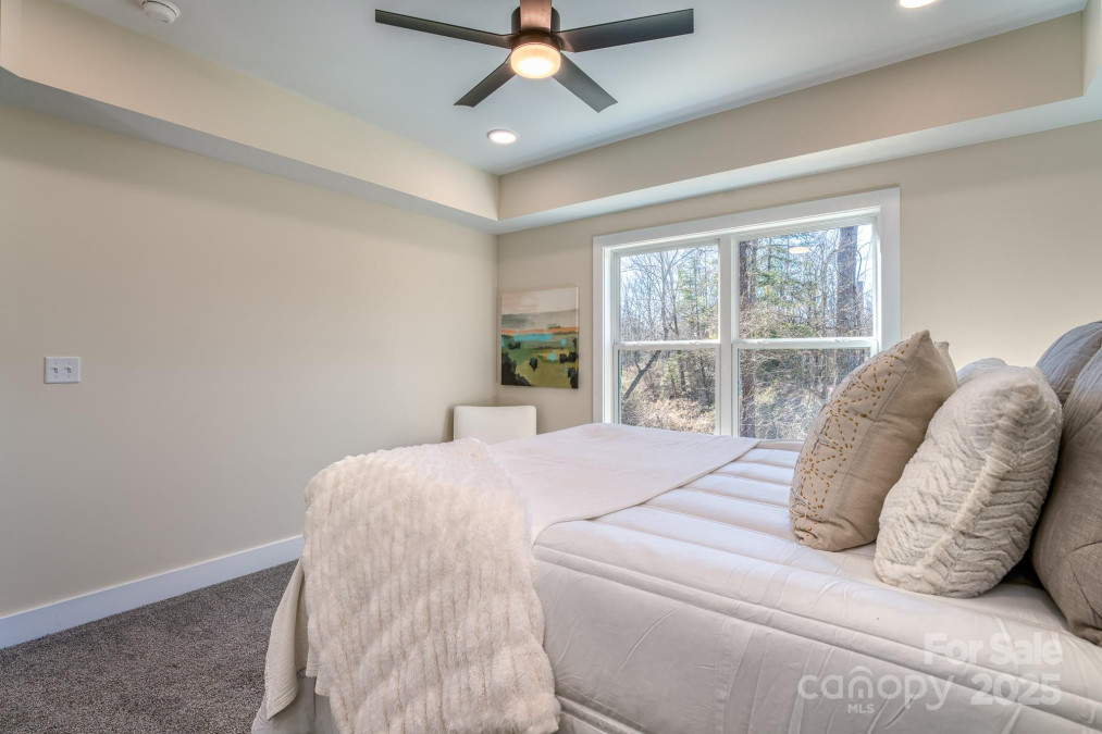 143 Carver St Brevard, NC 28712