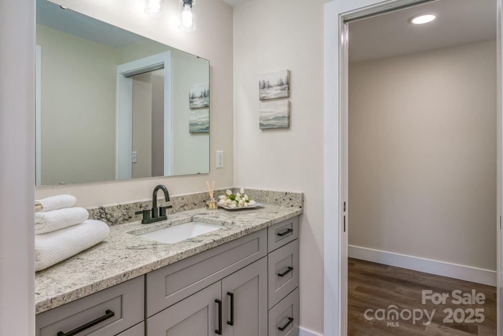 143 Carver St Brevard, NC 28712
