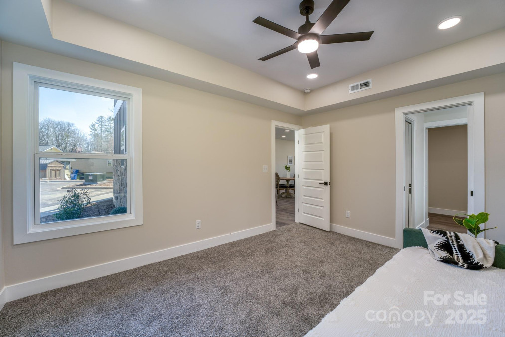 143 Carver St Brevard, NC 28712