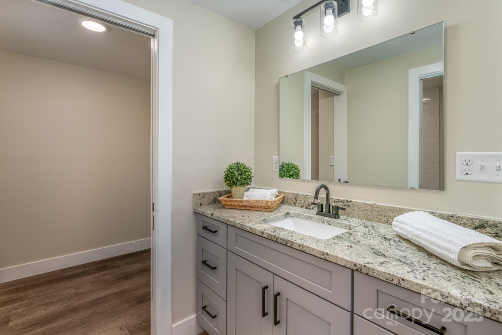 143 Carver St Brevard, NC 28712