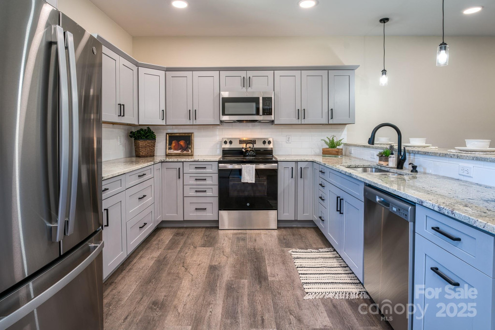 143 Carver St Brevard, NC 28712