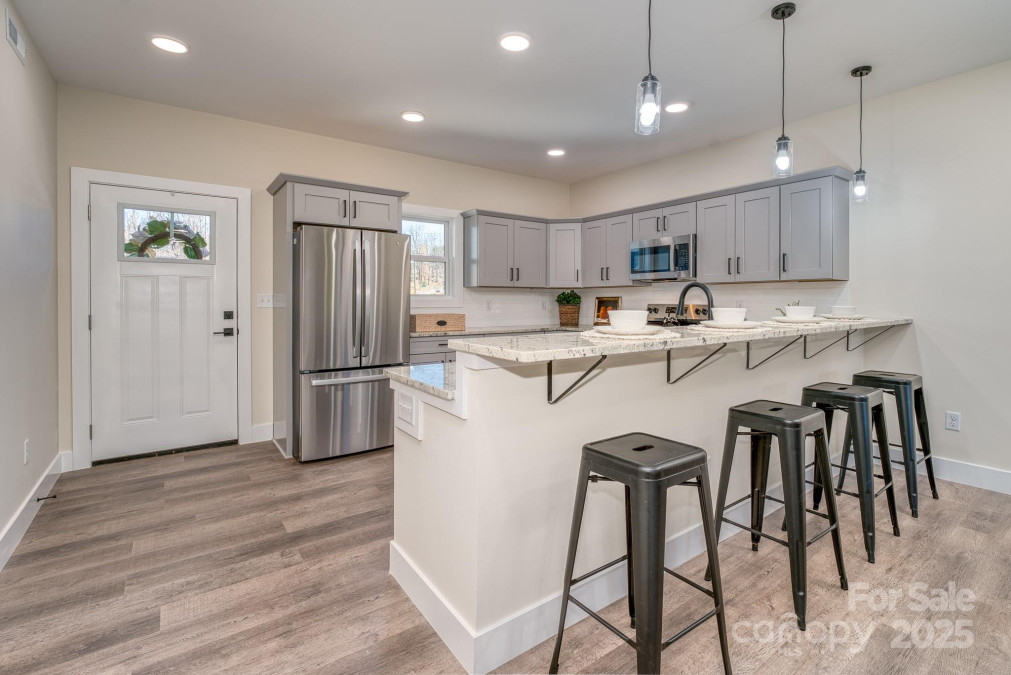 143 Carver St Brevard, NC 28712