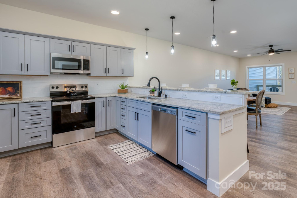 143 Carver St Brevard, NC 28712