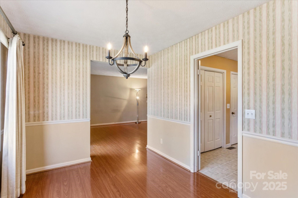 1749 B Haywood Manor Rd Hendersonville, NC 28791