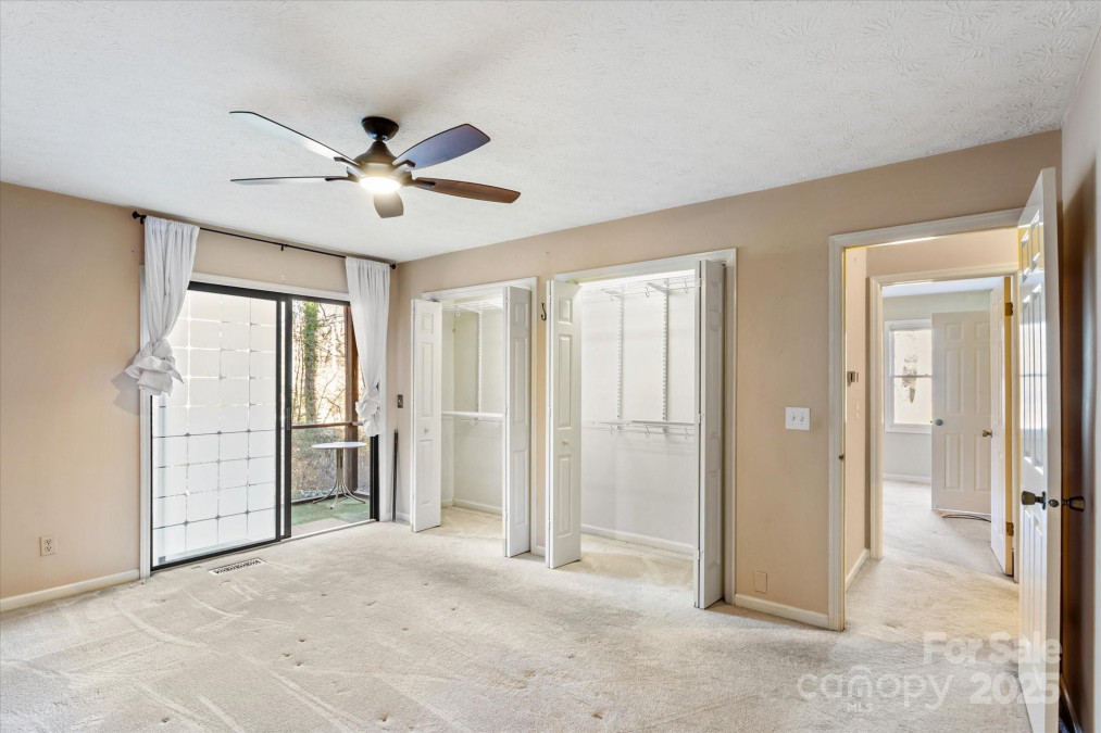 1749 B Haywood Manor Rd Hendersonville, NC 28791