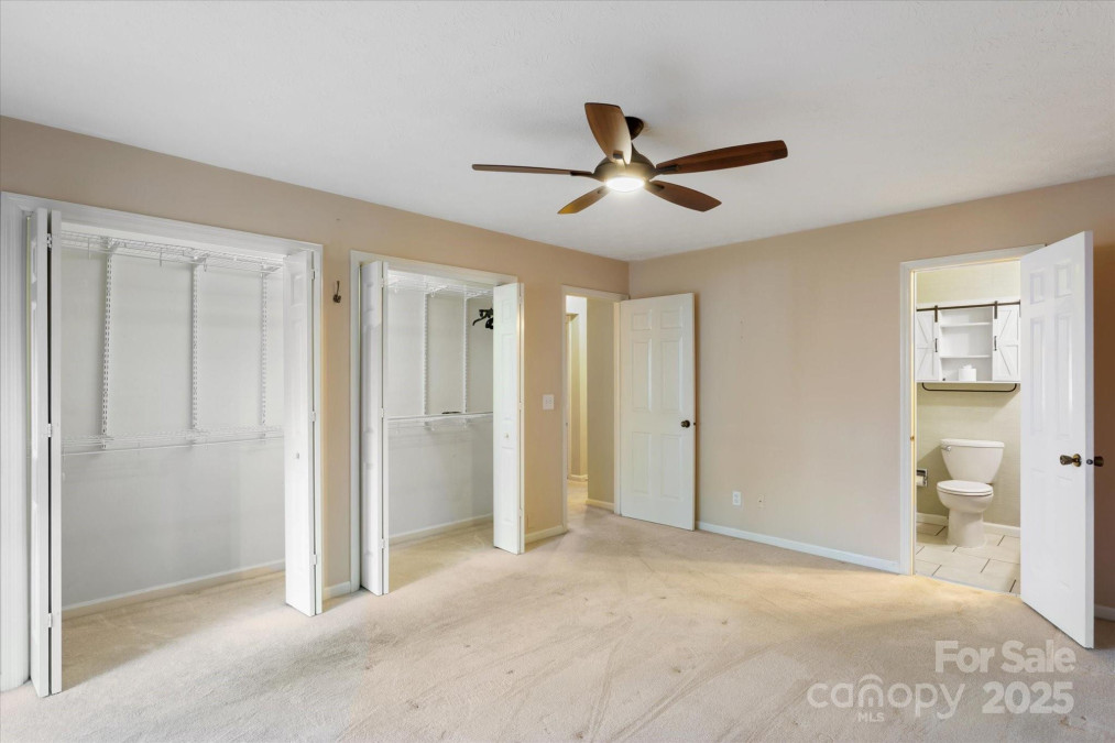 1749 B Haywood Manor Rd Hendersonville, NC 28791