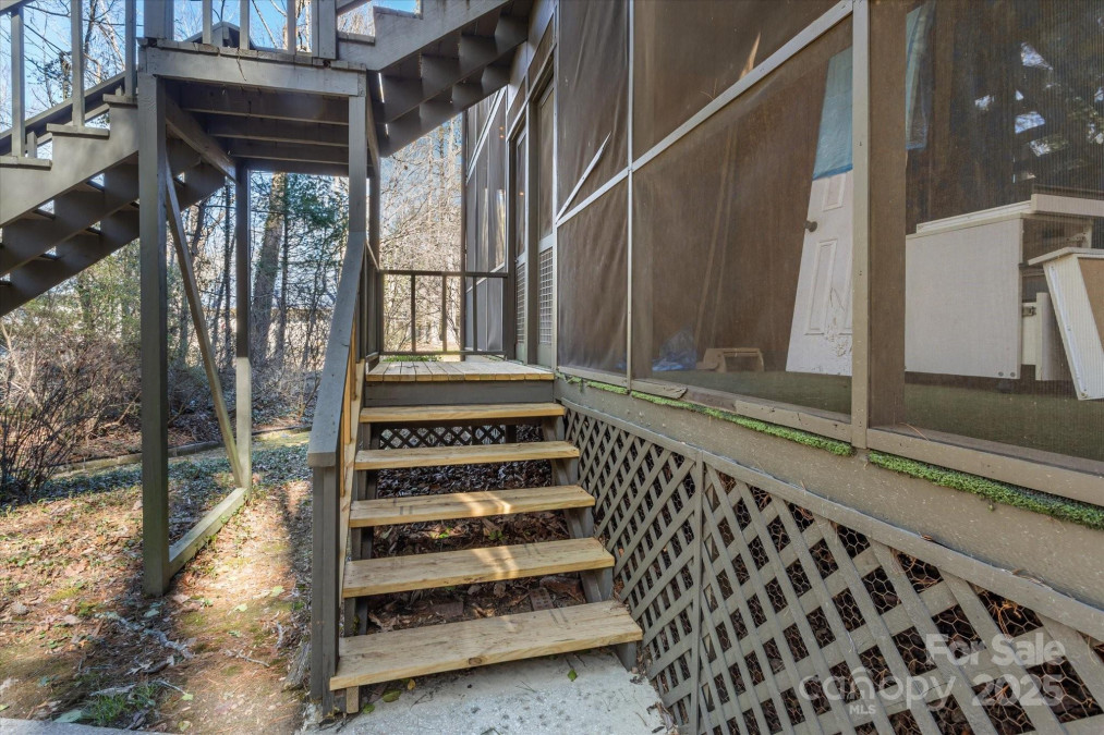 1749 B Haywood Manor Rd Hendersonville, NC 28791