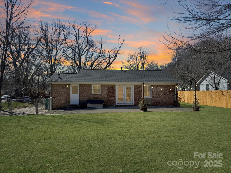 4201 Winedale Ln Charlotte, NC 28205