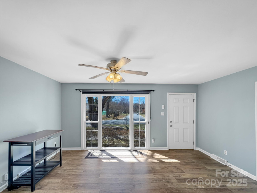 4201 Winedale Ln Charlotte, NC 28205