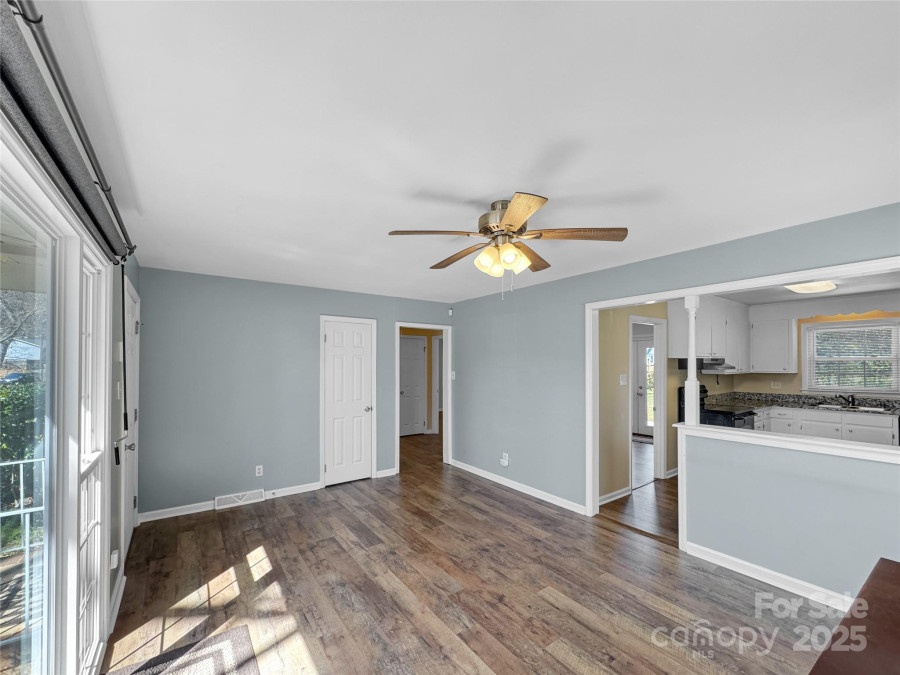 4201 Winedale Ln Charlotte, NC 28205