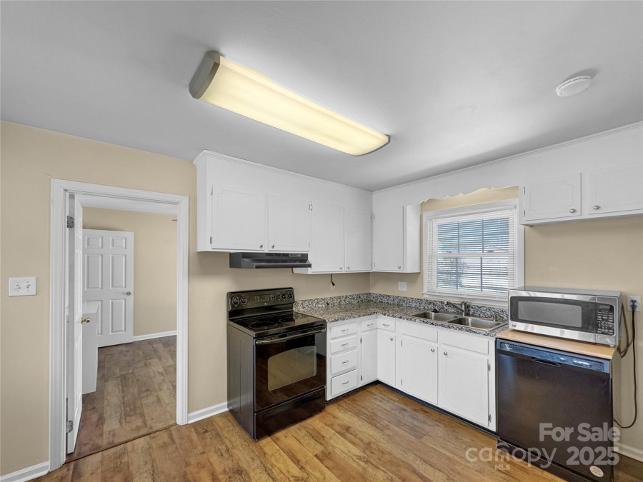 4201 Winedale Ln Charlotte, NC 28205