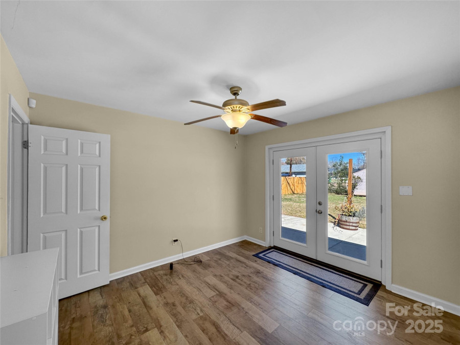4201 Winedale Ln Charlotte, NC 28205