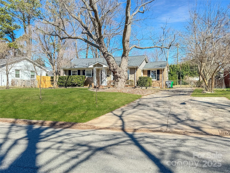 4201 Winedale Ln Charlotte, NC 28205
