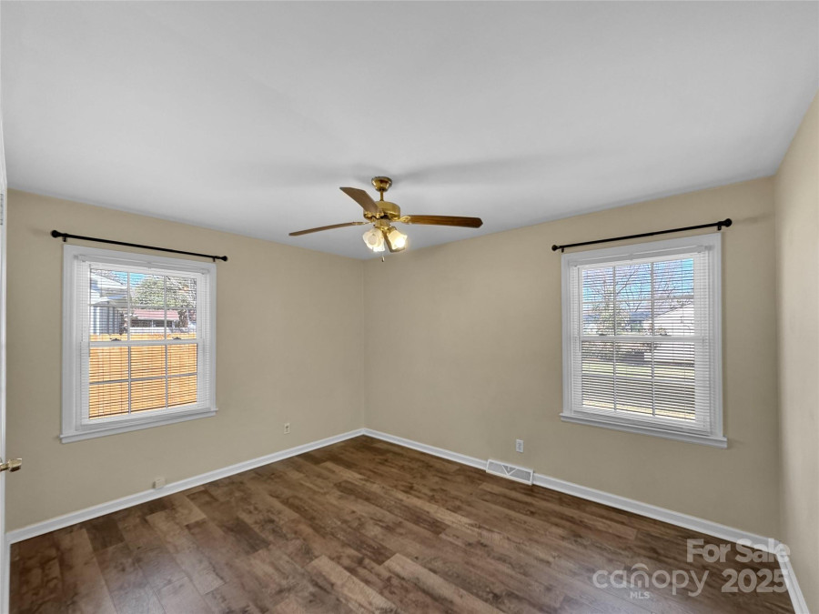 4201 Winedale Ln Charlotte, NC 28205