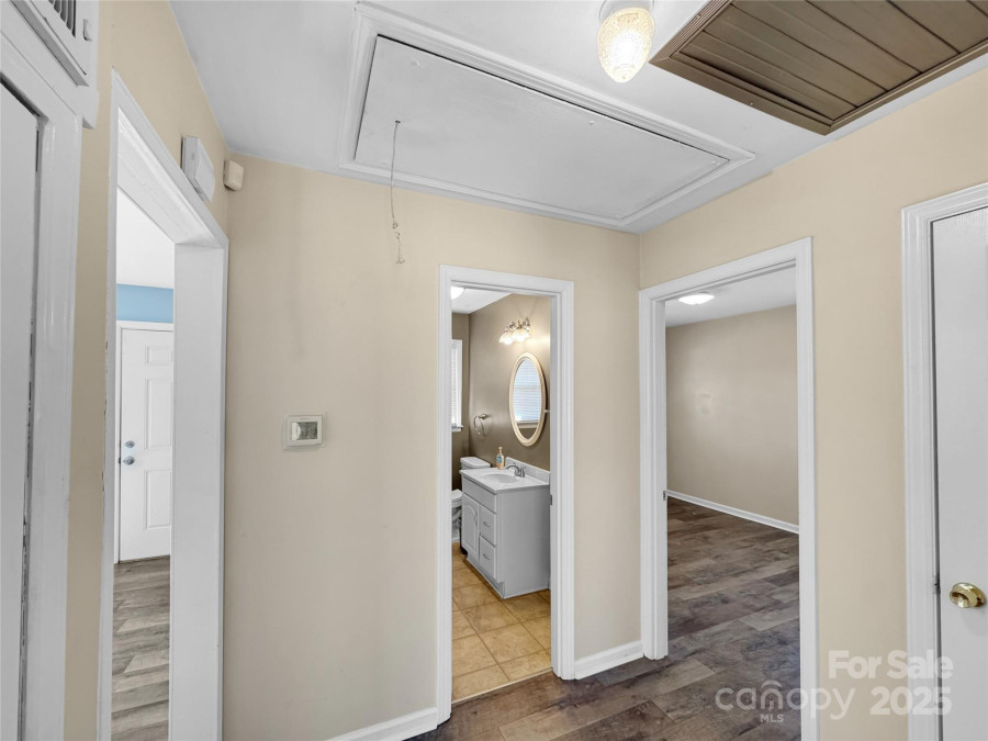 4201 Winedale Ln Charlotte, NC 28205