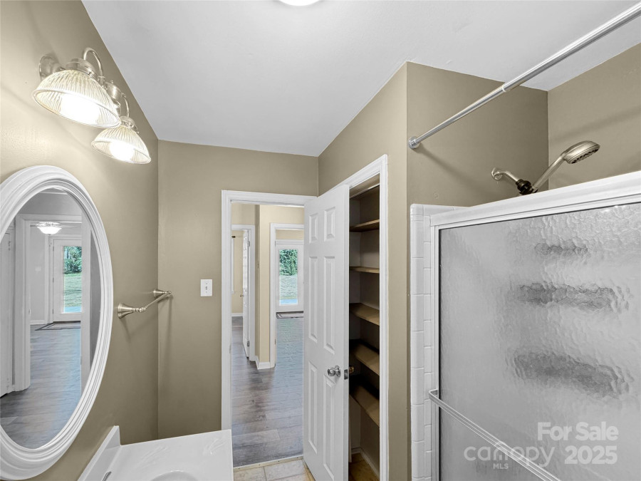 4201 Winedale Ln Charlotte, NC 28205